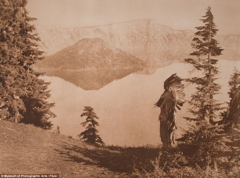 00578-2957360-Water_is_a_consistent_feature_in_Curtis_s_work_as_he_was_drawn_t-a-8_1424250374985.