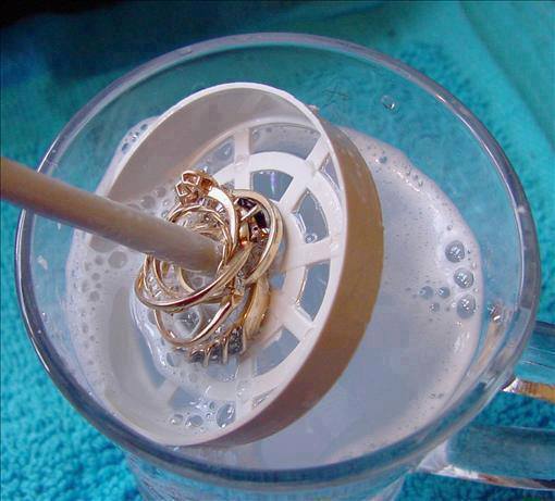 1013212_10201385520303850_23486676_n.