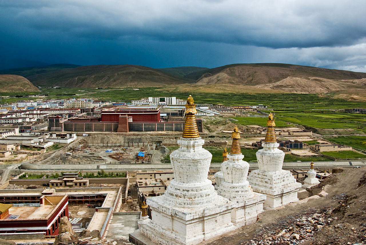 1280px-Sakya_tibet2.