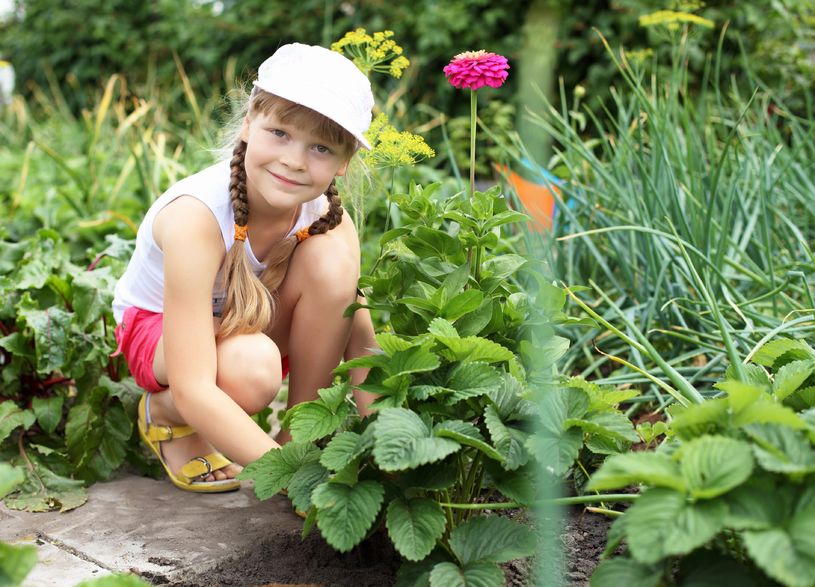 12_tending_the_garden.