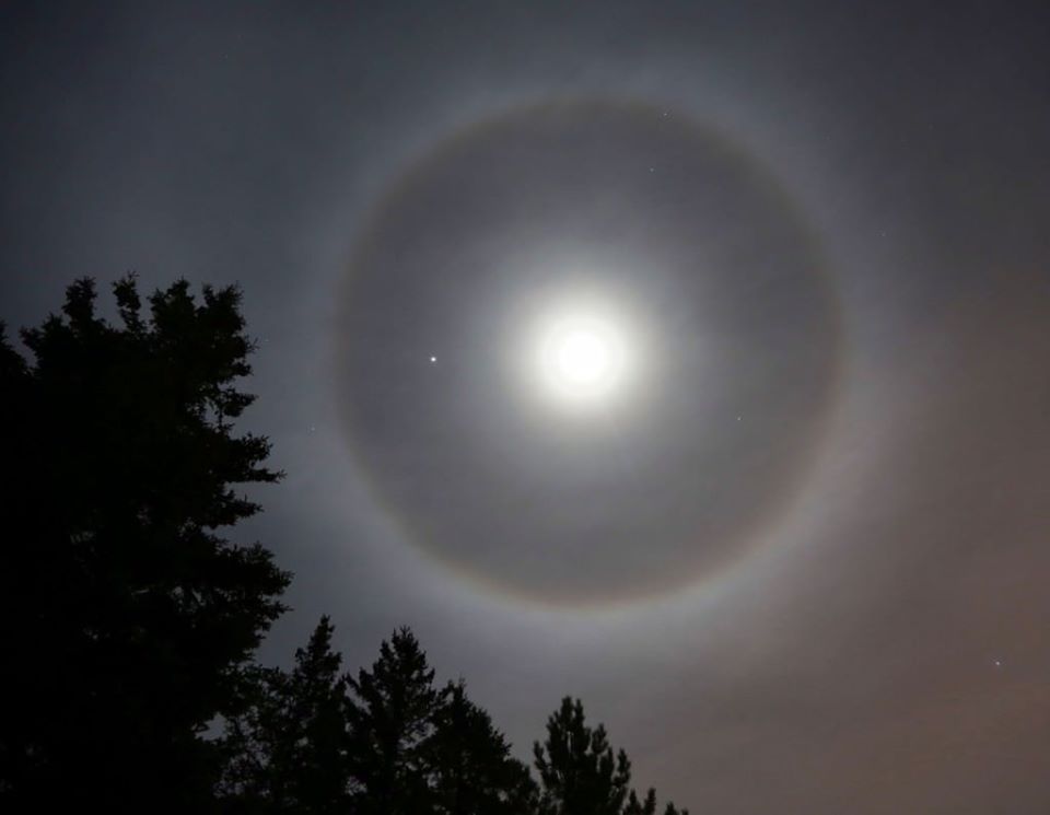 2015feb2BobKingMoonHalo.