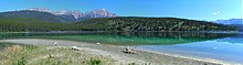 220px-1_panorama_lake_patricia_2006_alberta.