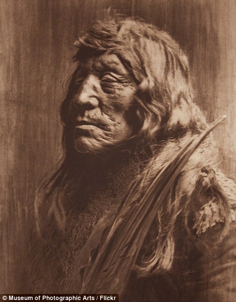 25C3B3BA00000578-2957360-image-a-106_1424196380596.