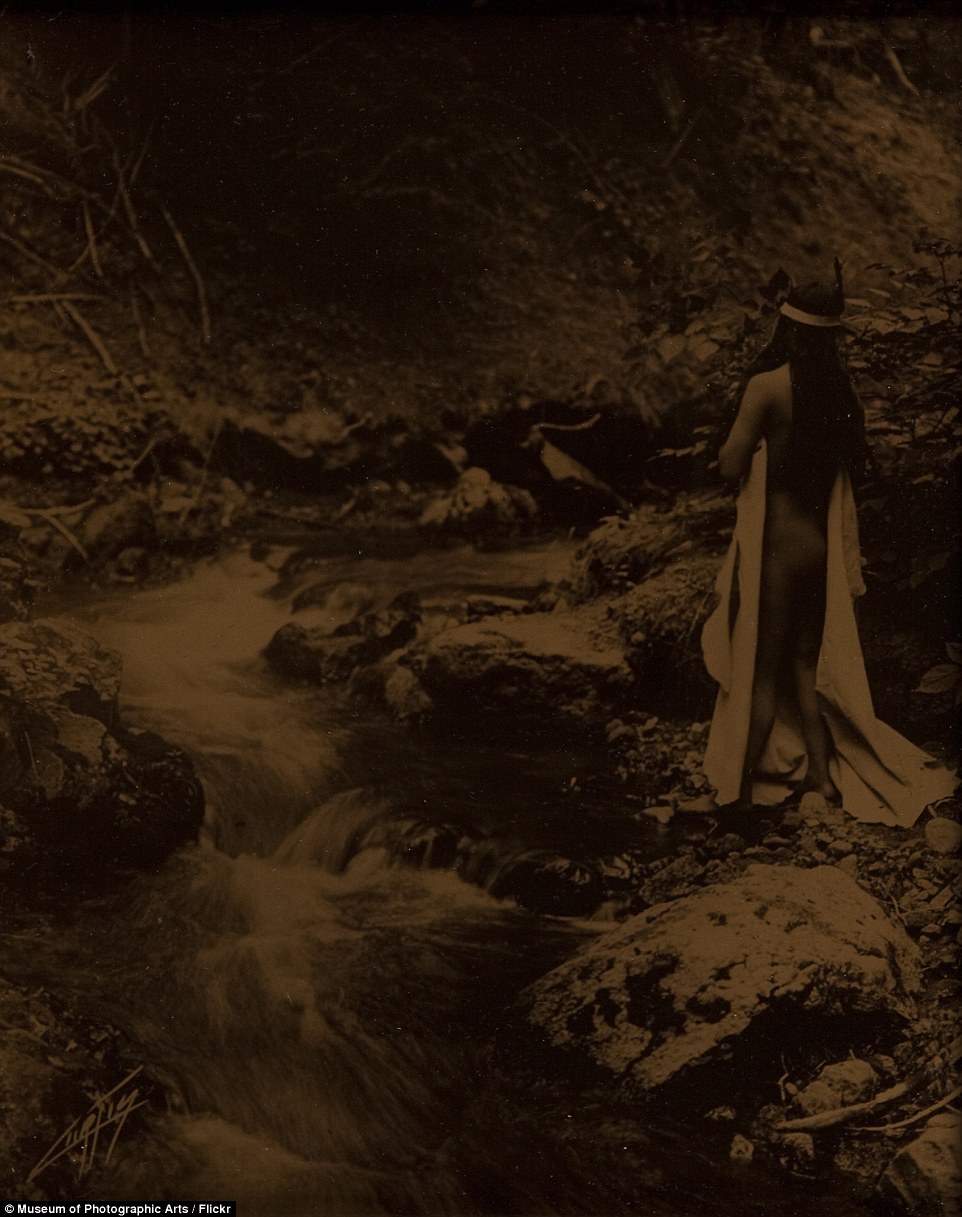 25C3B56600000578-2957360-image-a-62_1424256033000.