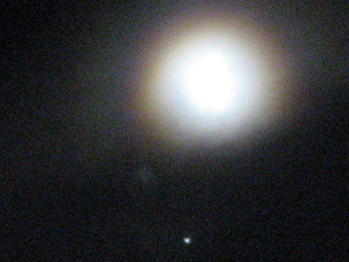 27may2010moonhalovenussls.