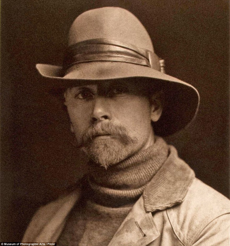 578-2957360-An_self_photo_of_Edward_Curtis_thought_to_have_been_taken_in_189-m-127_1424197996756.