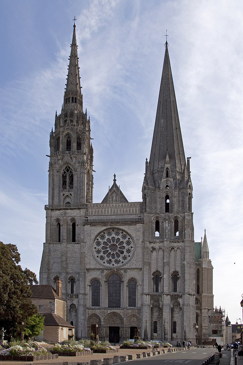 800px-Chartres_Cathedral.