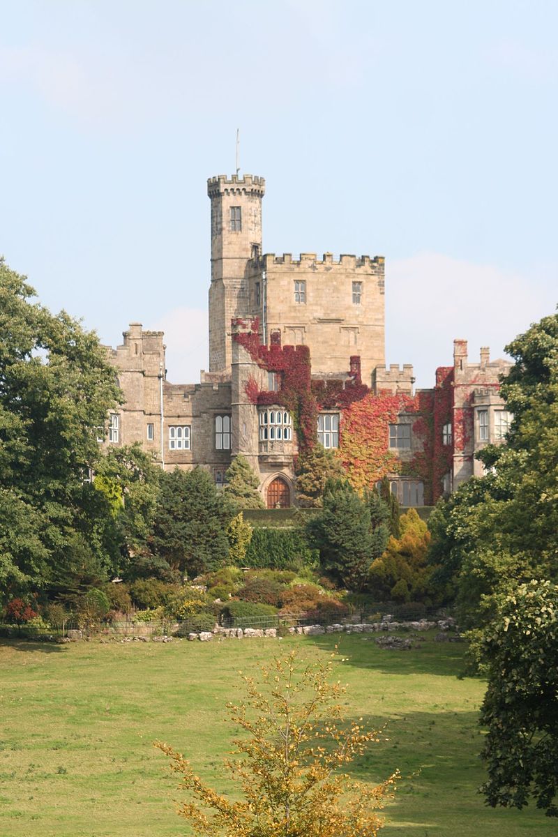 800px-Hornby_Castle%2C_Lancashire_%282%29.