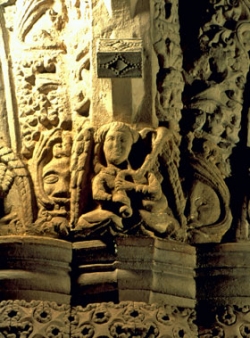 Angel-playing-the-bagpipes-250x339.