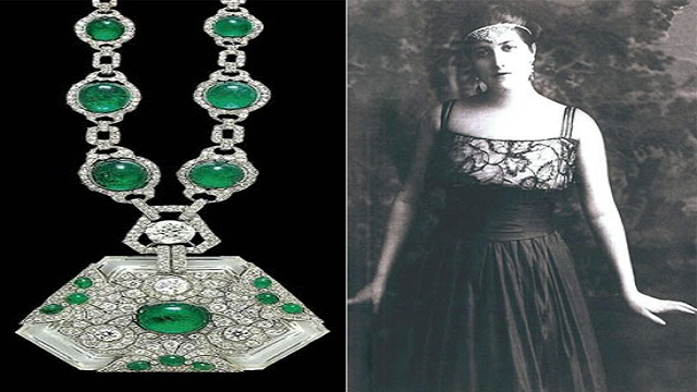 Art-Deco-Necklace-With-Diamonds.