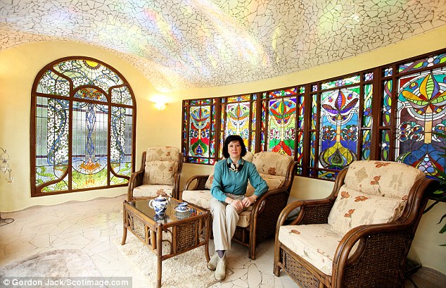 article-0-1CCF4B2B00000578-537_634x409.