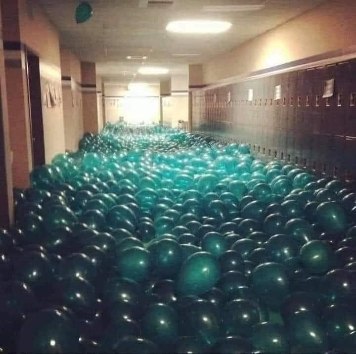 BLUEBALLOONS.JPG
