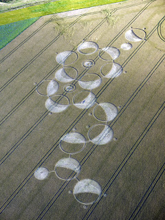 Crop+Circle+at+Roundway+Hill%252C+near+Devizes%252C+Wiltshire+23rd+July+2011.