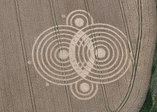 Crop+Circle+at+Woolaston+Grange,+Nr+Clap-Y-Ares+Gloucestershire+18th+July+2010.