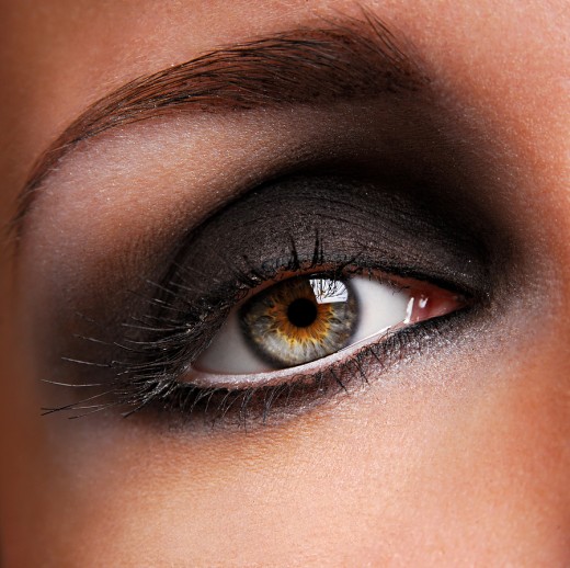 Dark-Smokey-Eye-Makeup.