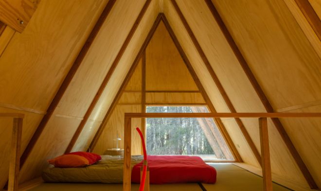 discover-this-yosemite-a-frame-cabin-the-minimalist-main-room-is-majestic-28.