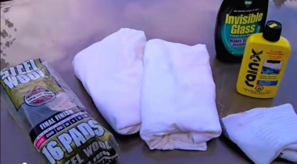 el-wool-or-even-better-a-sponge-will-do-the-trick-with-the-windshield-but-if-you-want-it-extra-8.