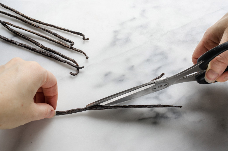 how-to-make-vanilla-extract-05.