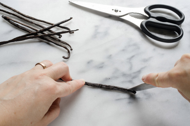 how-to-make-vanilla-extract-06.