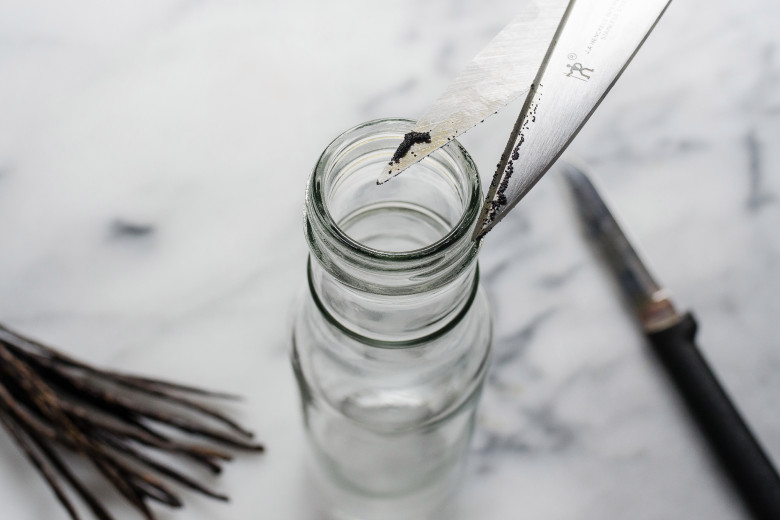 how-to-make-vanilla-extract-08.