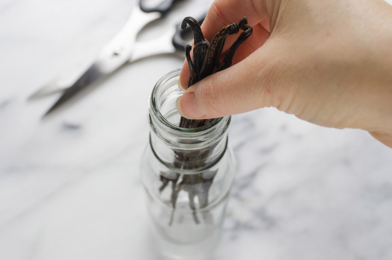 how-to-make-vanilla-extract-09.