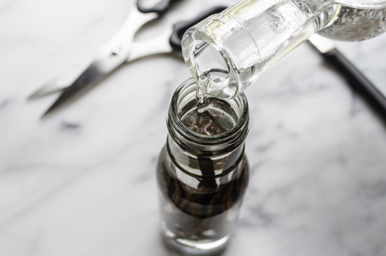 how-to-make-vanilla-extract-10.