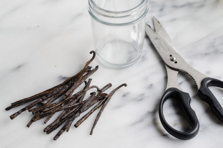 how-to-make-vanilla-extract-11.