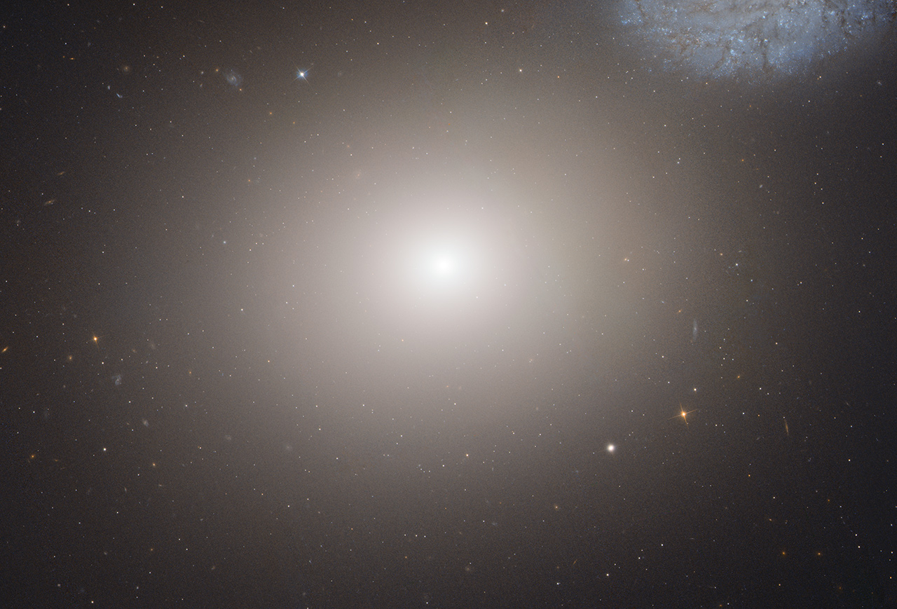 hs-2014-41-c-xlarge_web.