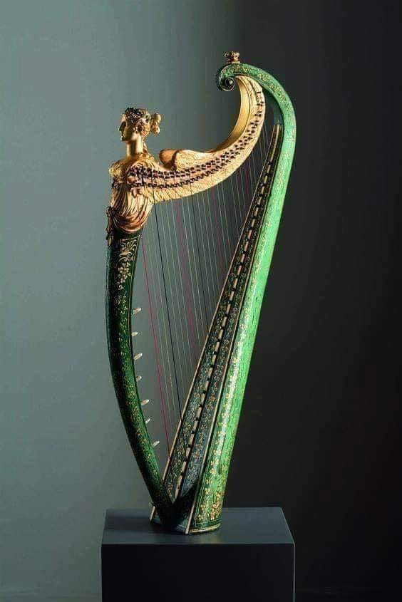IRISHHARPBYJOHNEGAN1840.JPG