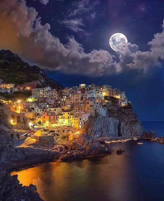 italy22aug2021fullmoon.