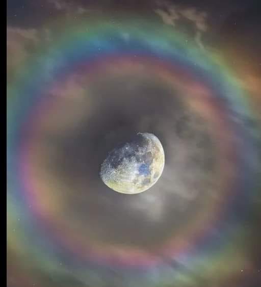 lunarcrownAlbertoGhizziPanizza.