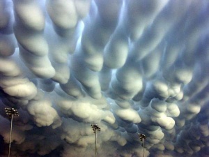 Mammatus-clouds-over-Nebraska-3.