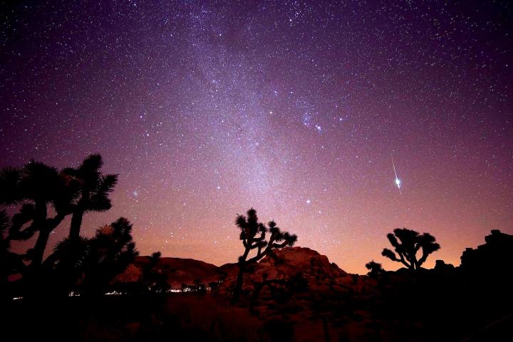 meteor_shower_by_channone_arif_wikimedia_commons.