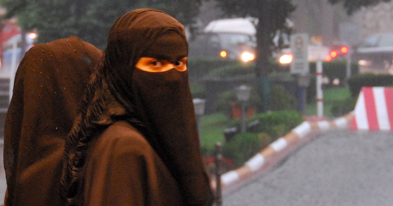 muslim-woman-burqa1.