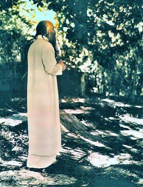 OshoPune1WalkinginGarden.