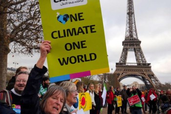 paris-accord-protest.