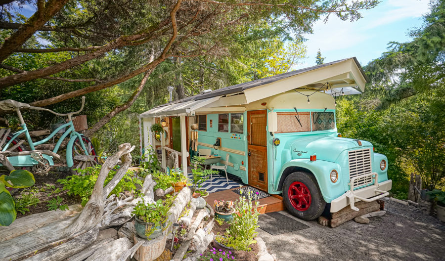 Retro-1969-School-Bus-Tiny-House-Conversion-900x528.