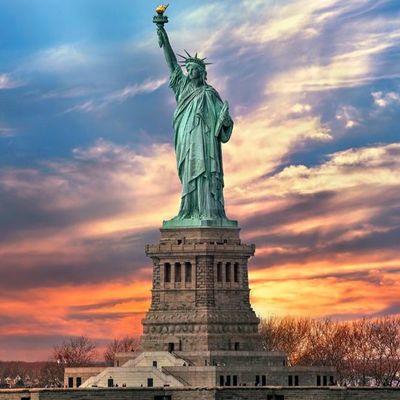 Statue_of_Liberty_Sky.