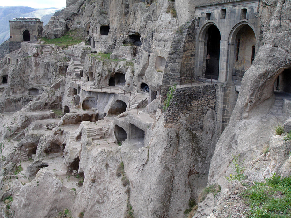 Stunning-Underground-Homes-10.