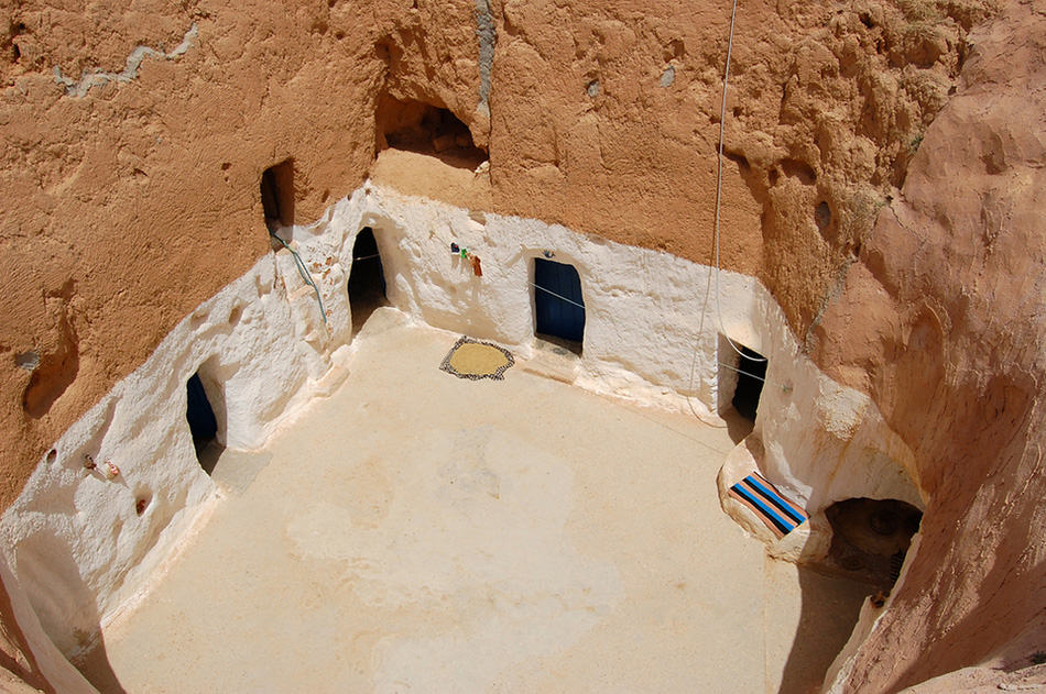 Stunning-Underground-Homes-22.