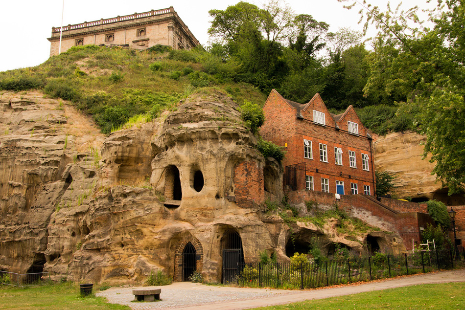 Stunning-Underground-Homes-4.