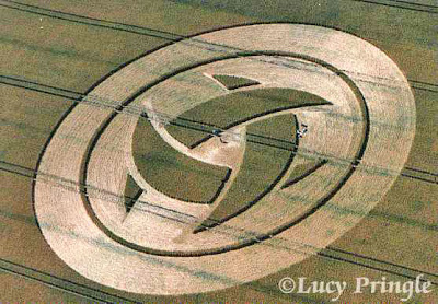 The+Dolphins+3+Crescents+Crop+Circle+Formation+Barbury+Castle,+Wiltshire,+23+July+1999.