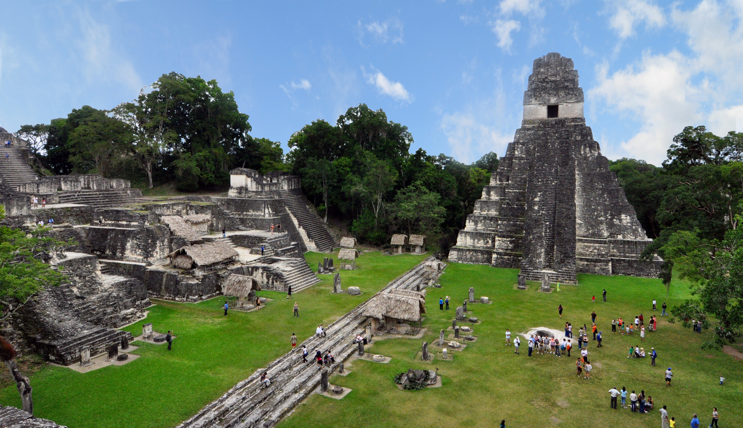 Tikal_mayan_ruins_2009.