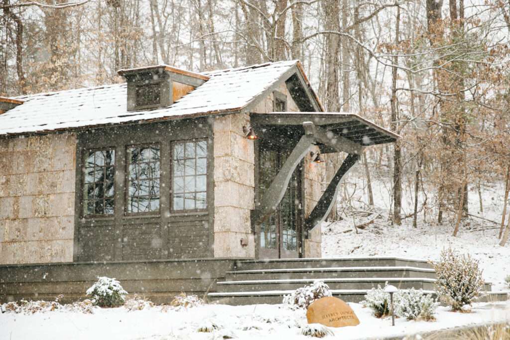 World-s-Most-Beautiful-Tiny-Cottage-Low-Country-18-1024x683.