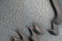 180307-bizarre-mars-photo-feature[2].